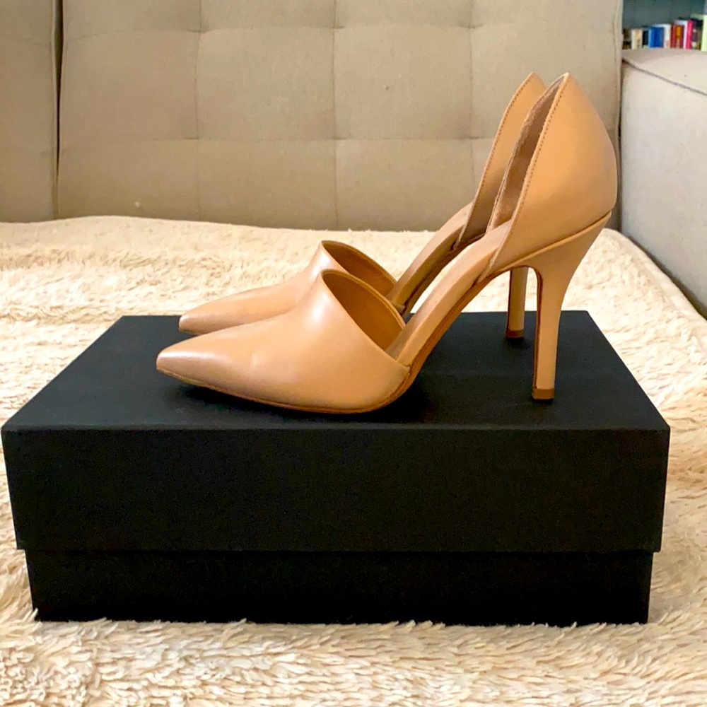 VINCE Leather Pump